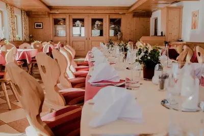 Ein Restaurant oder anderes Speiselokal in der Unterkunft Gasthof Haidbach