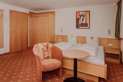 Ein Sitzbereich in der Unterkunft Gasthof Haidbach