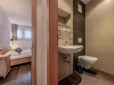Ein Badezimmer in der Unterkunft Holiday apartment directly on the ski slope