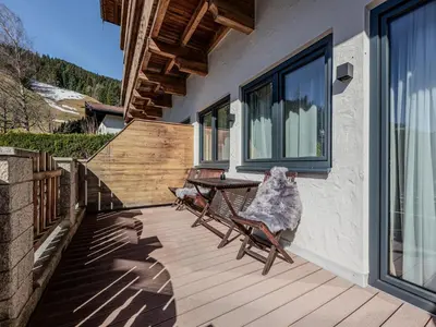 Ein Balkon oder eine Terrasse in der Unterkunft Holiday apartment directly on the ski slope