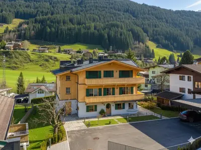 Ein allgemeiner Bergblick oder ein Berglick von der Ferienwohnung aus