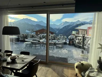 Ein allgemeiner Bergblick oder ein Berglick von der Ferienwohnung aus