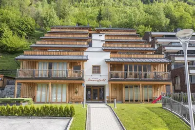 Das Gebäude in dem sich die Ferienwohnung befindet