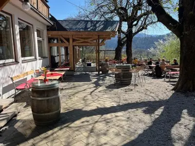 Ein allgemeiner Bergblick oder ein Berglick von des Hotels aus