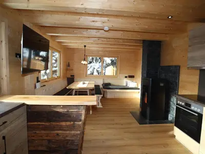 Küche/Küchenzeile in der Unterkunft Chalet at 1700m with panoramic views