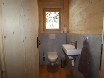 Ein Badezimmer in der Unterkunft Chalet at 1700m with panoramic views