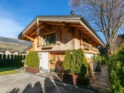 Ein allgemeiner Bergblick oder ein Berglick von des Chalets aus