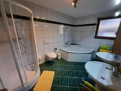 Ein Badezimmer in der Unterkunft Ferienwohnung Neurauter