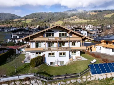 Ein allgemeiner Bergblick oder ein Berglick von der Ferienwohnung aus