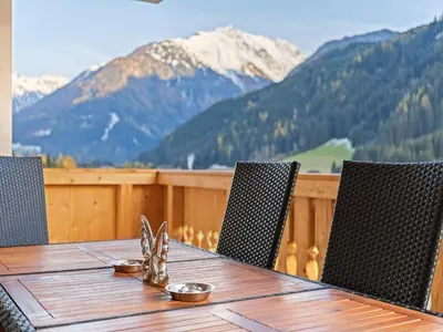 Ein allgemeiner Bergblick oder ein Berglick von der Ferienwohnung aus