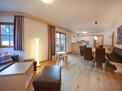 Ein Sitzbereich in der Unterkunft Apartment in Wald im Pinzgau near the ski lifts