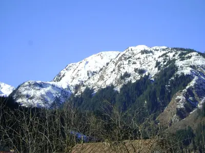 Ein allgemeiner Bergblick oder ein Berglick von der Ferienwohnung aus