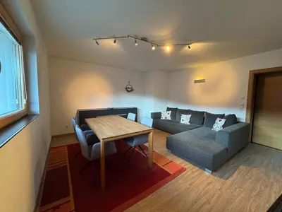 Ein Sitzbereich in der Unterkunft Ferienwohnung Eichenspaziert