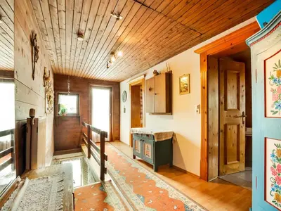 Ein Sitzbereich in der Unterkunft Chalet in Jochberg near Thurn Pass Skiing