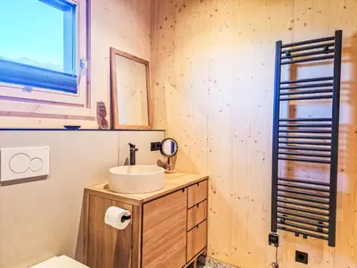 Ein Badezimmer in der Unterkunft Apartment Schanzlbichl-1 by Interhome