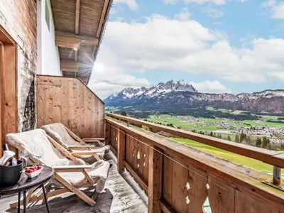 Ein allgemeiner Bergblick oder ein Berglick von der Ferienwohnung aus