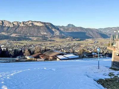Ein allgemeiner Bergblick oder ein Berglick von der Ferienwohnung aus