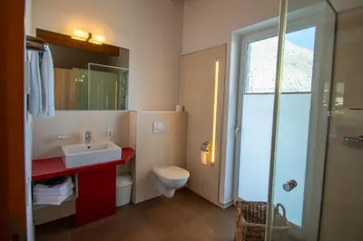 Ein Badezimmer in der Unterkunft Apartments am Bärenkopf