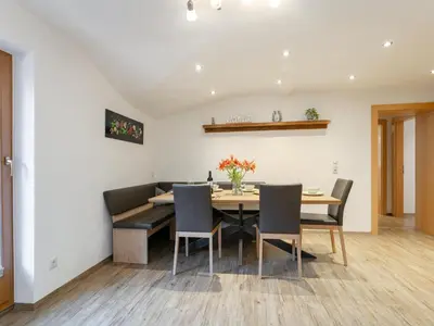 Ein Sitzbereich in der Unterkunft Apartment Klaus