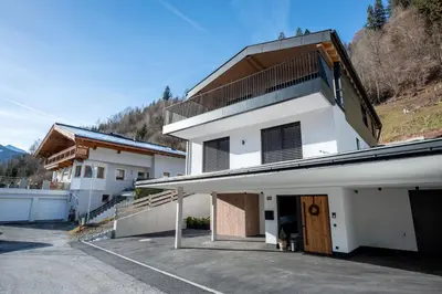 Ein allgemeiner Bergblick oder ein Berglick von der Ferienwohnung aus