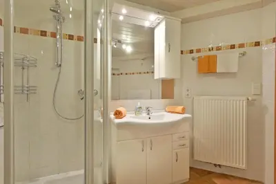 Ein Badezimmer in der Unterkunft Haus Sonnenschein
