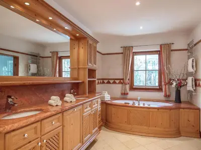 Grundriss der Unterkunft Elegant Chalet near Slopes & Village