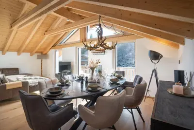 Ein Sitzbereich in der Unterkunft House4U