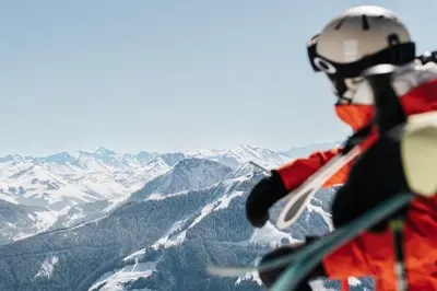 Ein allgemeiner Bergblick oder ein Berglick von des Ferienhauses aus