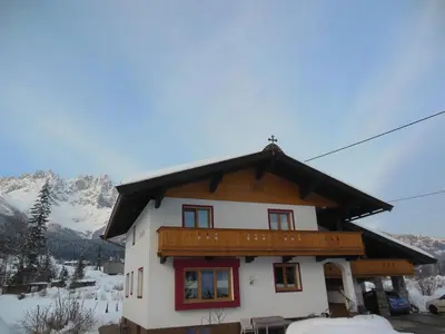 Ein allgemeiner Bergblick oder ein Berglick von der Ferienwohnung aus