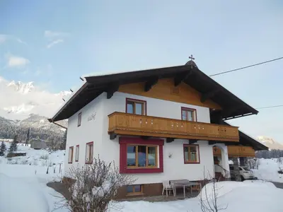 Waldhof im Winter