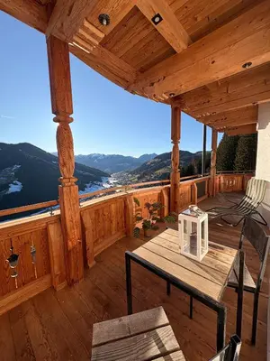 Ein allgemeiner Bergblick oder ein Berglick von der Ferienwohnung aus
