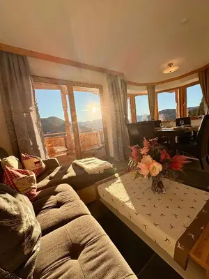 Ein Sitzbereich in der Unterkunft Wohnung Oberadelsberg