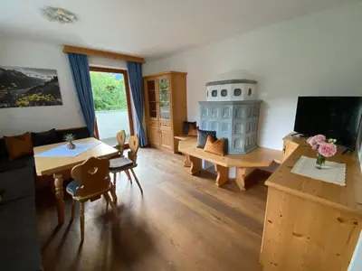 TV/Unterhaltungsangebot in der Unterkunft Holiday Home Chalet Mühlbachl in Rohrberg-Rohr by Interhome