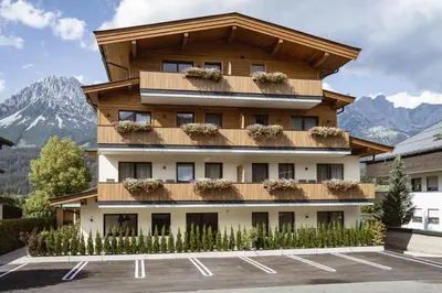 Ein allgemeiner Bergblick oder ein Berglick von der Ferienwohnung aus
