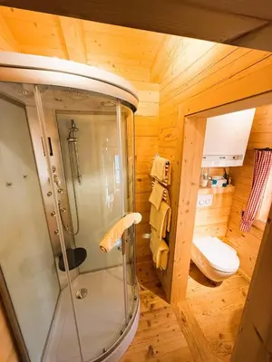 Ein Badezimmer in der Unterkunft Chalet Waldesruh
