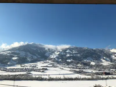 Ein allgemeiner Bergblick oder ein Berglick von der Ferienwohnung aus