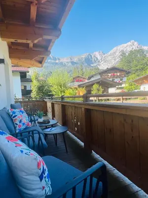 Ein allgemeiner Bergblick oder ein Berglick von der Ferienwohnung aus