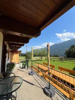 Ein allgemeiner Bergblick oder ein Berglick von der Ferienwohnung aus