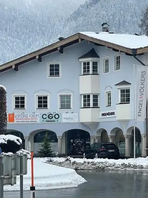 Ein allgemeiner Bergblick oder ein Berglick von der Ferienwohnung aus