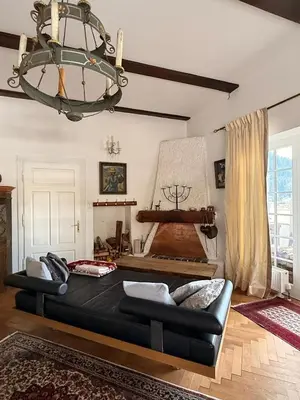 Ein Bett oder Betten in einem Zimmer der Unterkunft Villa Tirala