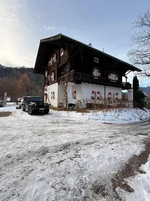 Das Gebäude in dem sich die Ferienwohnung befindet