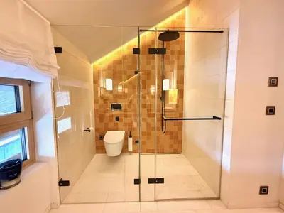 Ein Badezimmer in der Unterkunft INFINITY SKY LODGE by belle-stay HEATED POOL, SAUNA and LIFT