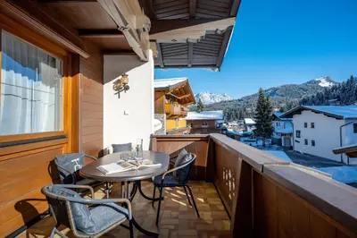 Ein allgemeiner Bergblick oder ein Berglick von der Ferienwohnung aus