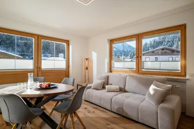 Ein Sitzbereich in der Unterkunft Chalet Veronika