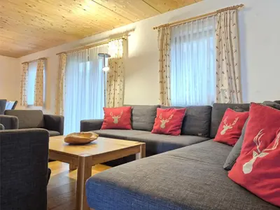 Ein Sitzbereich in der Unterkunft Chalet Noriker