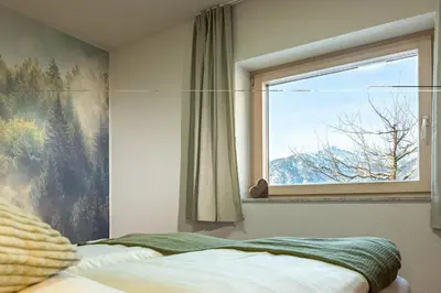 Ein allgemeiner Bergblick oder ein Berglick von der Ferienwohnung aus