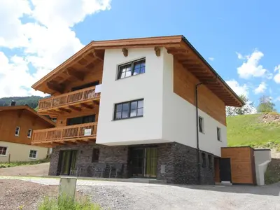 Das Gebäude in dem sich das Chalet befindet