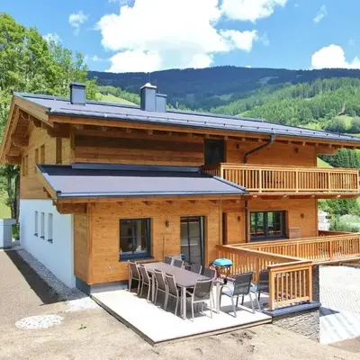 Chalet in Saalbach by Ski Lift & Slopes