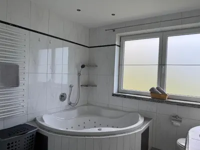 Ein Badezimmer in der Unterkunft Haus im Zillertal - Alpen Lodge 52