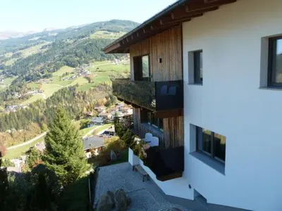 Ein allgemeiner Bergblick oder ein Berglick von der Ferienwohnung aus